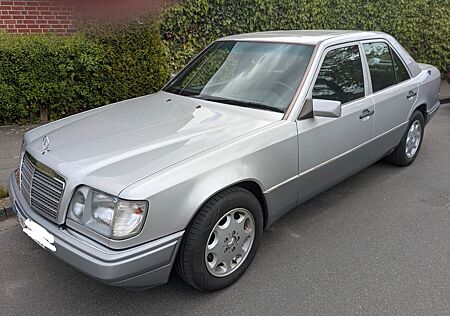 Mercedes-Benz 200 E , w124, Option H-Kennzeichen