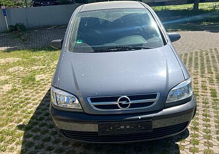 Opel Zafira 1.6 -