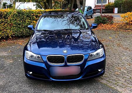 BMW 320d Touring - Panorama Navi PDC AHK