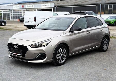 Hyundai i30 1.4 YES! Kamera Navi AHK Allwetterreifen