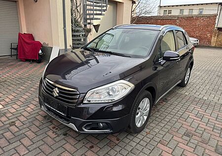 Suzuki SX4 S-Cross/4x4/Panorama/Kamera/Leder/Xenon