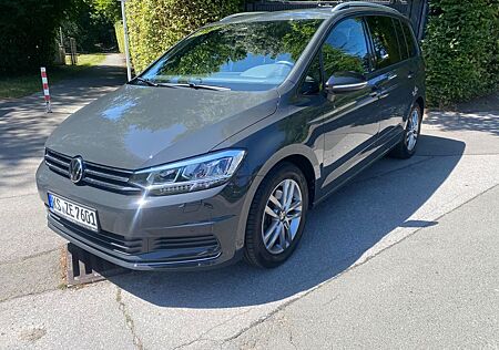 VW Touran Volkswagen Active 2.0 TDI SCR DSG AHK ACC PDC Navi