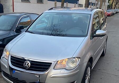 VW Touran Volkswagen 2.0 TDI 103kW DSG DPF -