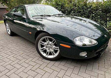Jaguar XK8 , Scheckheftgepflegt, British Racing Green