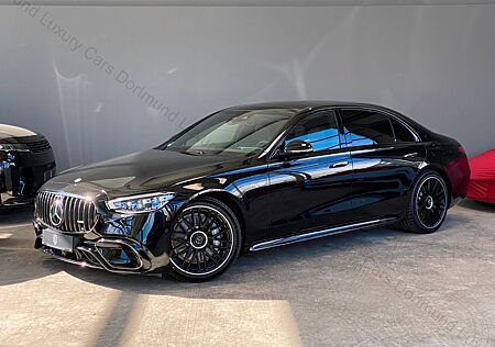 Mercedes-Benz S 63 AMG E Performance / Full Black / Ambient