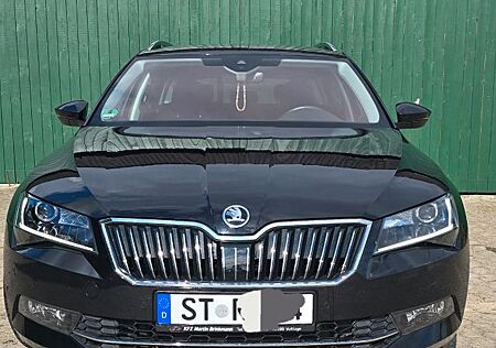 Skoda Superb 2.0 TDI SCR DSG Style Combi SportLine