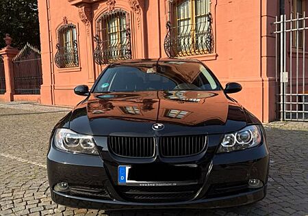 BMW 320i - TÜV Neu 2. Hand Scheckheft