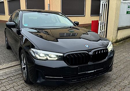 BMW 520 d *HeadUp*Leder*StandH*SD*Kamera* M Lenkrad