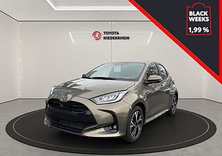 Toyota Yaris Hybrid Teamplayer 1.5 WINTERRÄDER+COMFORT