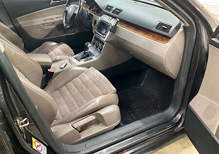 VW Passat Variant Volkswagen Passat 2.0 TFSI DSG Autom.1.HAND.Ahk.XENON.SZ.PS