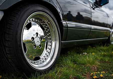 Mercedes-Benz S 300 300 SE Bj 1990 im Bestzustand mit AMG-Felgen