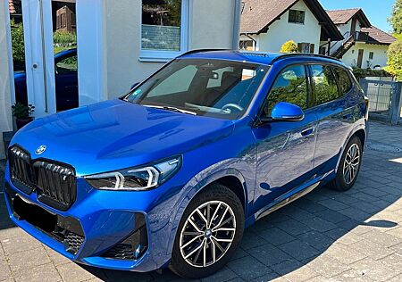 BMW iX1 xDrive30 - Sport- & Innovationspaket
