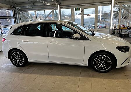 Mercedes-Benz B 220 4MATIC DCT -