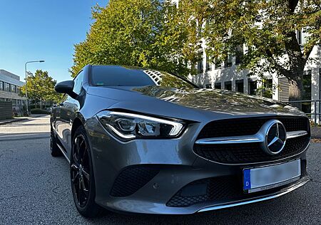 Mercedes-Benz CLA 180 -