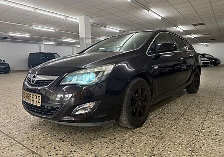 Opel Astra J Sports Tourer Innovation//XENON