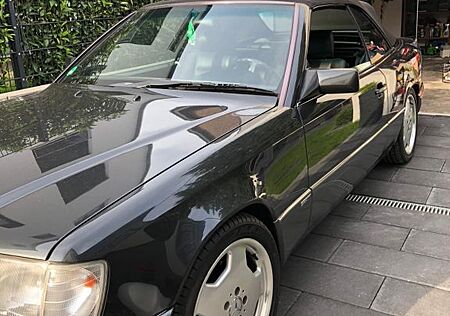 Mercedes-Benz E 220 Cabrio