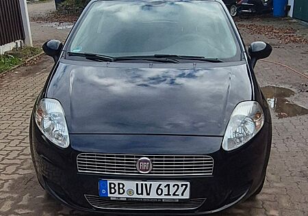 Fiat Punto mit neuem TÜV