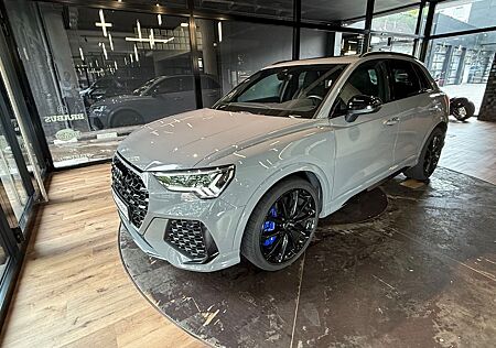 Audi RS Q3 RSQ3 TFSI Quattro 1.Hd., PANO, Keramik, 280km/h