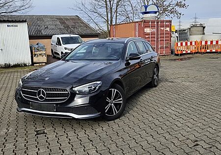 Mercedes-Benz E 220 E T-Modell d 4Matic