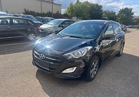 Hyundai i30 cw blue Style,Navi,Kamera,Euro6,Automatic