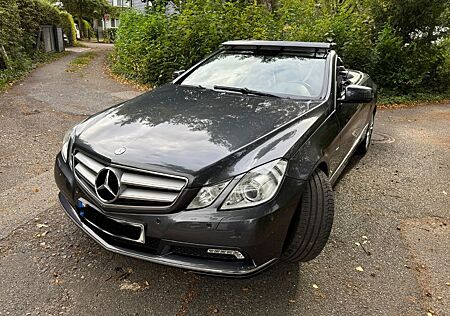 Mercedes-Benz E 250 Cabriolet CGI BlueEFF. AVANTGARD...