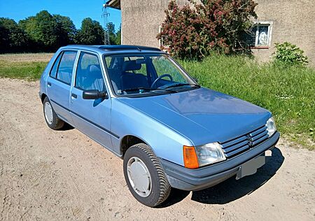 Peugeot 205 GR
