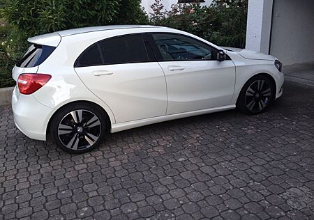 Mercedes-Benz A 180 BlueEFFICIENCY Urban Urban