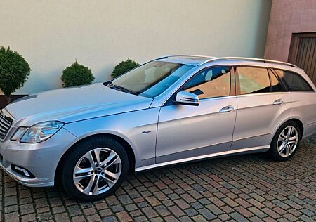 Mercedes-Benz E 250 CDI 4MATIC T B.E. ELEGANCE Autom. ELEGANCE
