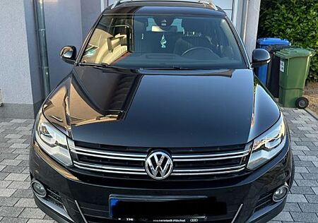 VW Tiguan Volkswagen 2.0 TDI SCR BMT LOUNGE Sport & Style ...