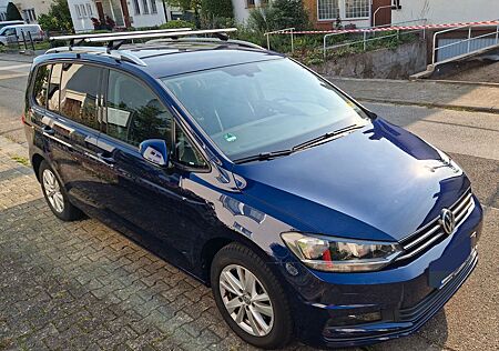 VW Touran Volkswagen 2.0 TDI SCR DSG Comfortline