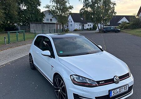 VW Golf Volkswagen 2.0 TSI DSG BMT GTI GTI