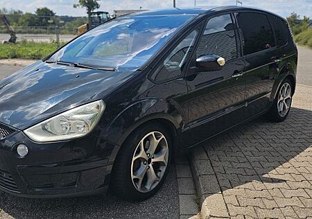 Ford S-Max 2,2 TDCi 129kW DPF Titanium Titanium