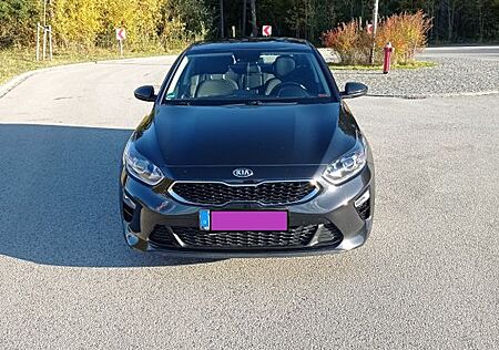 Kia Cee'd / Ceed 1.4 T-GDI Vision Vision
