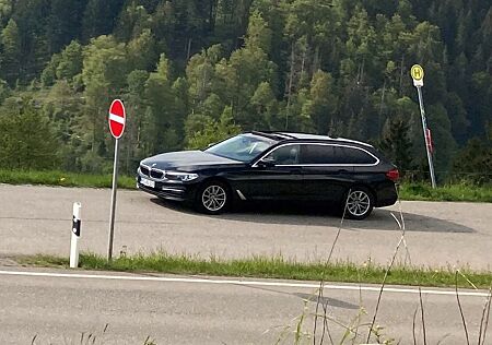 BMW 520d Touring A - Pano,autom.,Leder,Sport,Navi