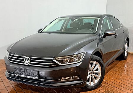 VW Passat Volkswagen Limo Navi Kamera Digital Tacho ACC Ahk