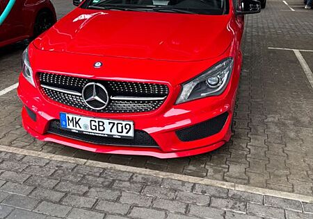 Mercedes-Benz CLA 200 AMG Line