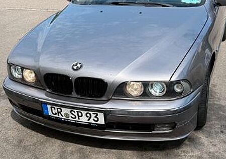 BMW 523i Touring -