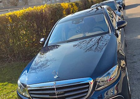 Mercedes-Benz E 400 4MATIC EXCLUSIVE Autom. EXCLUSIVE