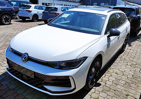 VW Passat Variant Volkswagen 2.0 TDI DSG R-Line+Panorama+AHK