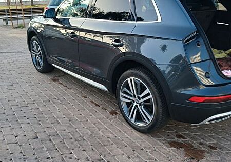 Audi Q5 40 TDI S tronic quattro sport,AHK, SD,el.Heck