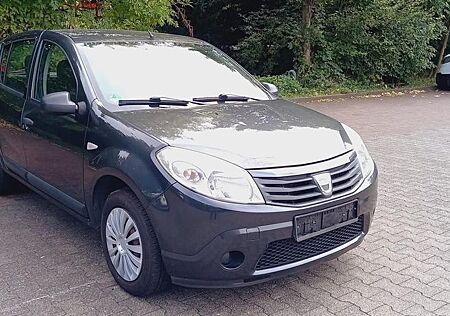 Dacia Sandero TÜV NEU