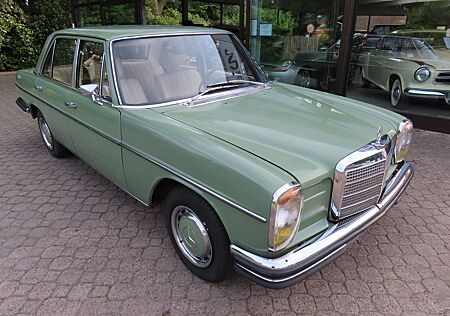 Mercedes-Benz 280 E /8 W114