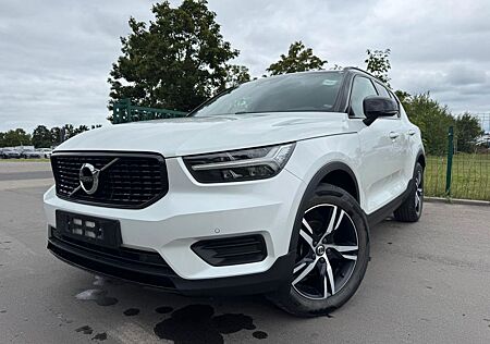 Volvo XC 40 XC40 D3 R Design Xenon/Panorama/SHZ/Kamera