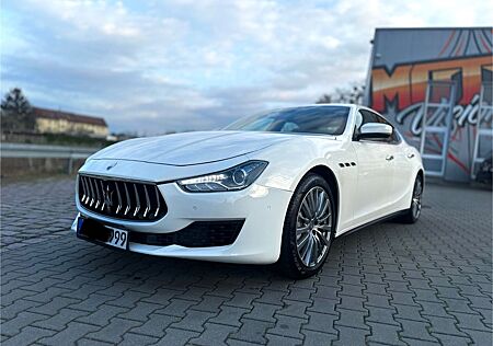 Maserati Ghibli 3.0 V6 /Ferrari-Motor /TÜV 02/27