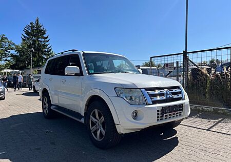 Mitsubishi Pajero 3.2 DI-D Instyle