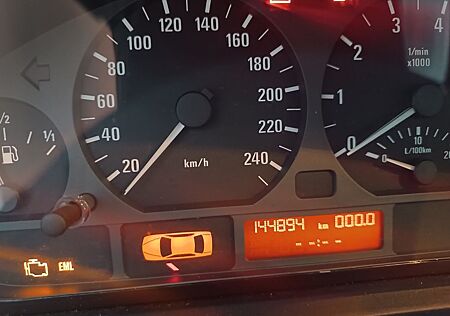 BMW 318i -