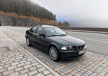 BMW 323i Top gepflegter E46 mit Vollauslastung.