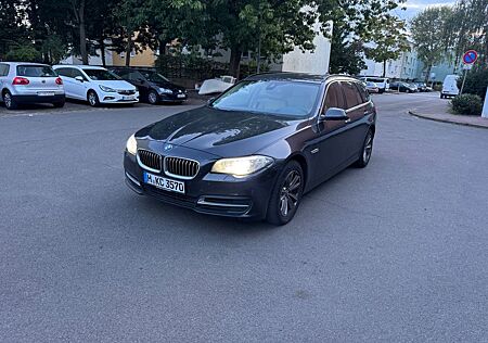 BMW 530d xDrive Touring A -