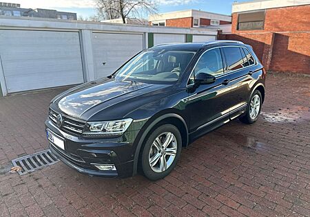 VW Tiguan Volkswagen 2.0 TDI DSG R-Line 4Motion AHK Klima