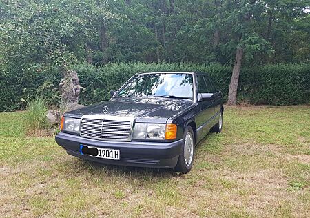 Mercedes-Benz 190 190E 2.6